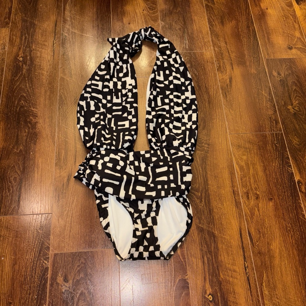 One Piece Swimsuit Banana Republic Factory Twisted Knot LARGE Black White Print